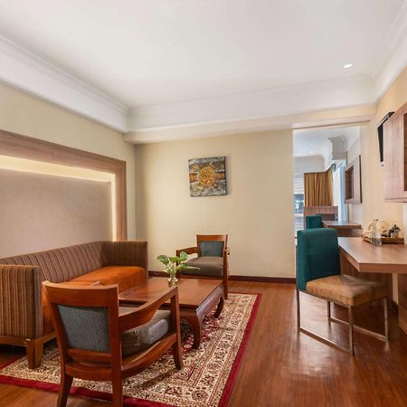 Novotel Semarang Exterior photo