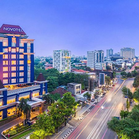 Novotel Semarang Exterior photo