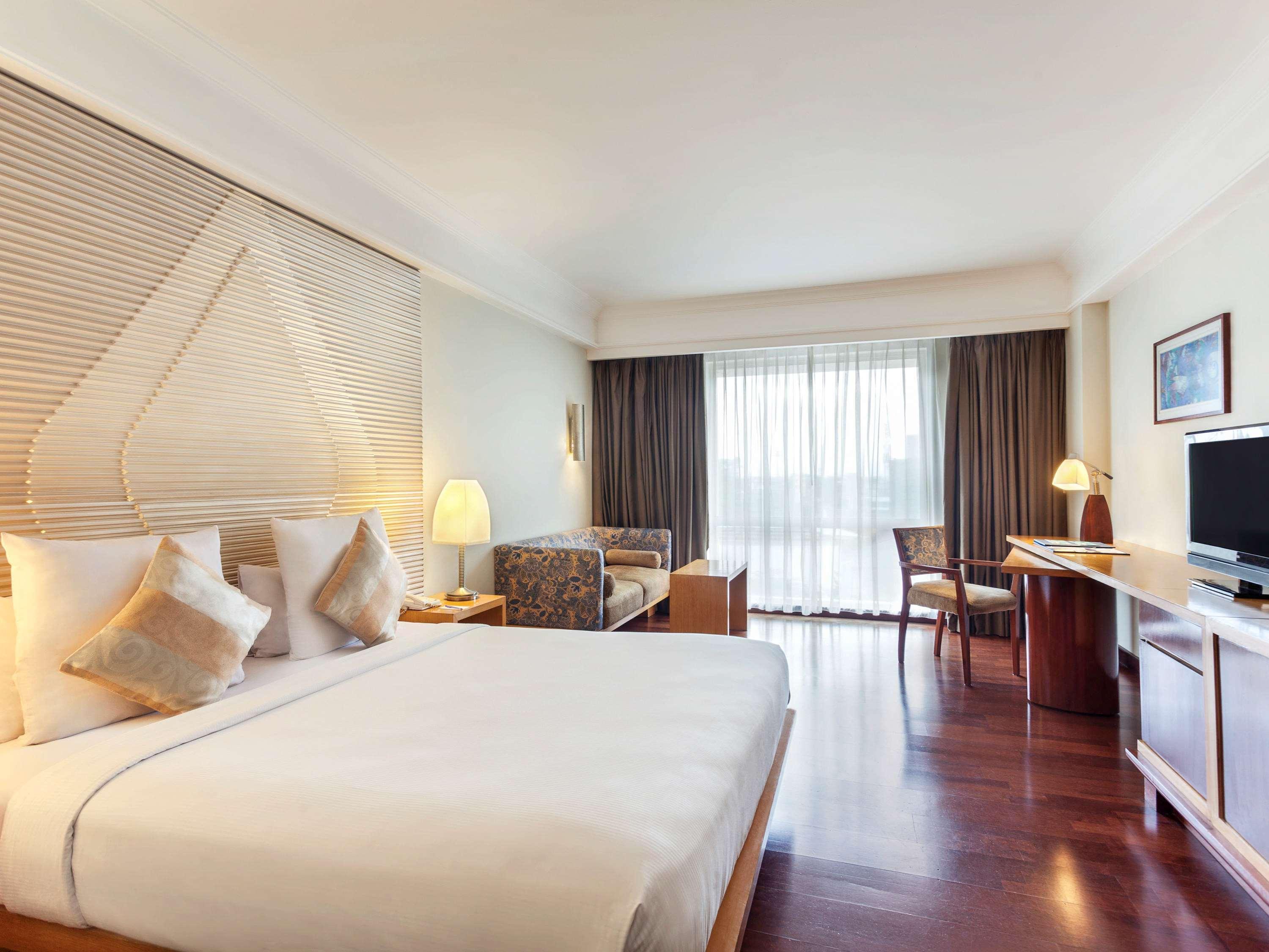 Novotel Semarang Exterior photo