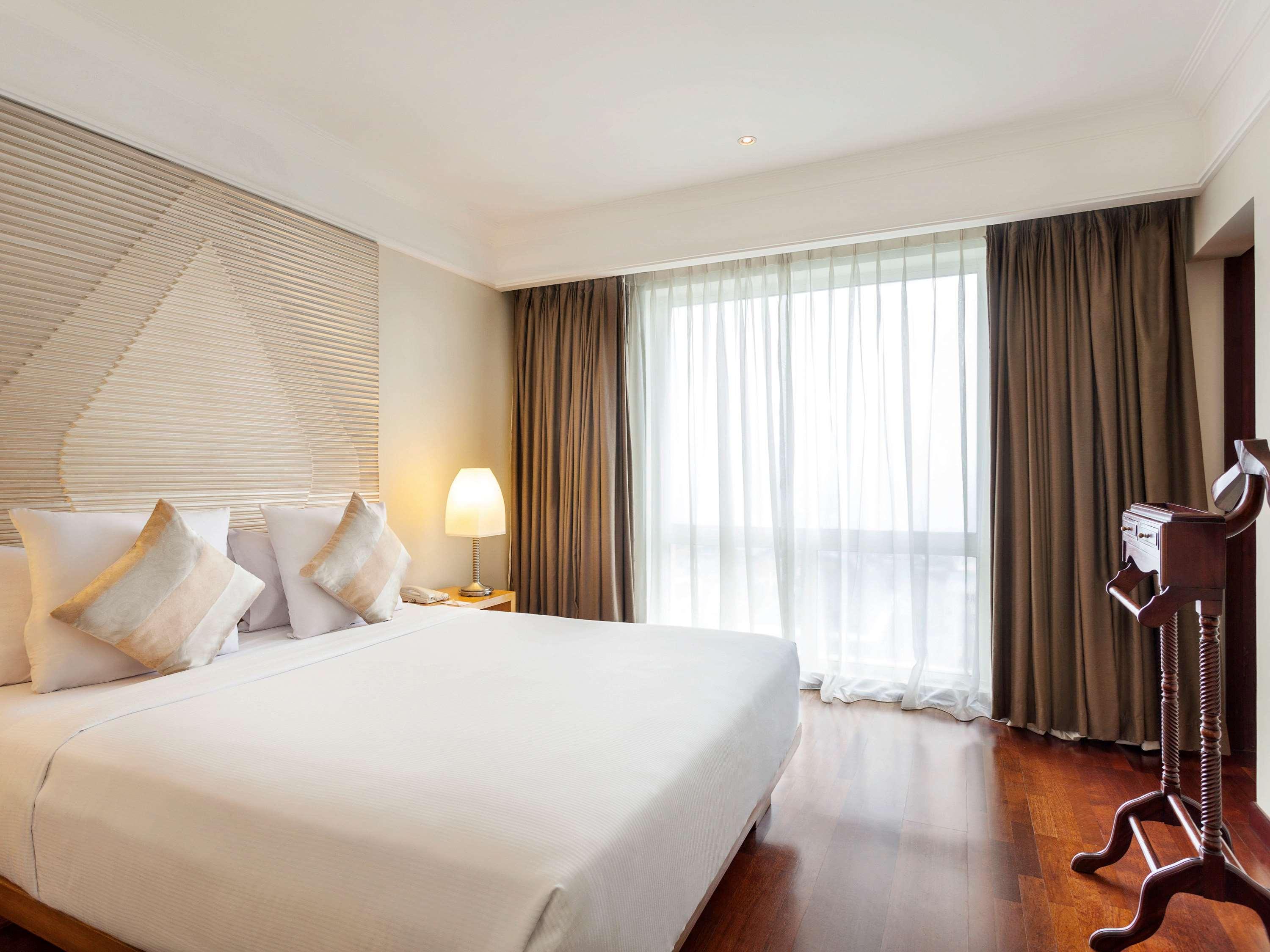 Novotel Semarang Exterior photo