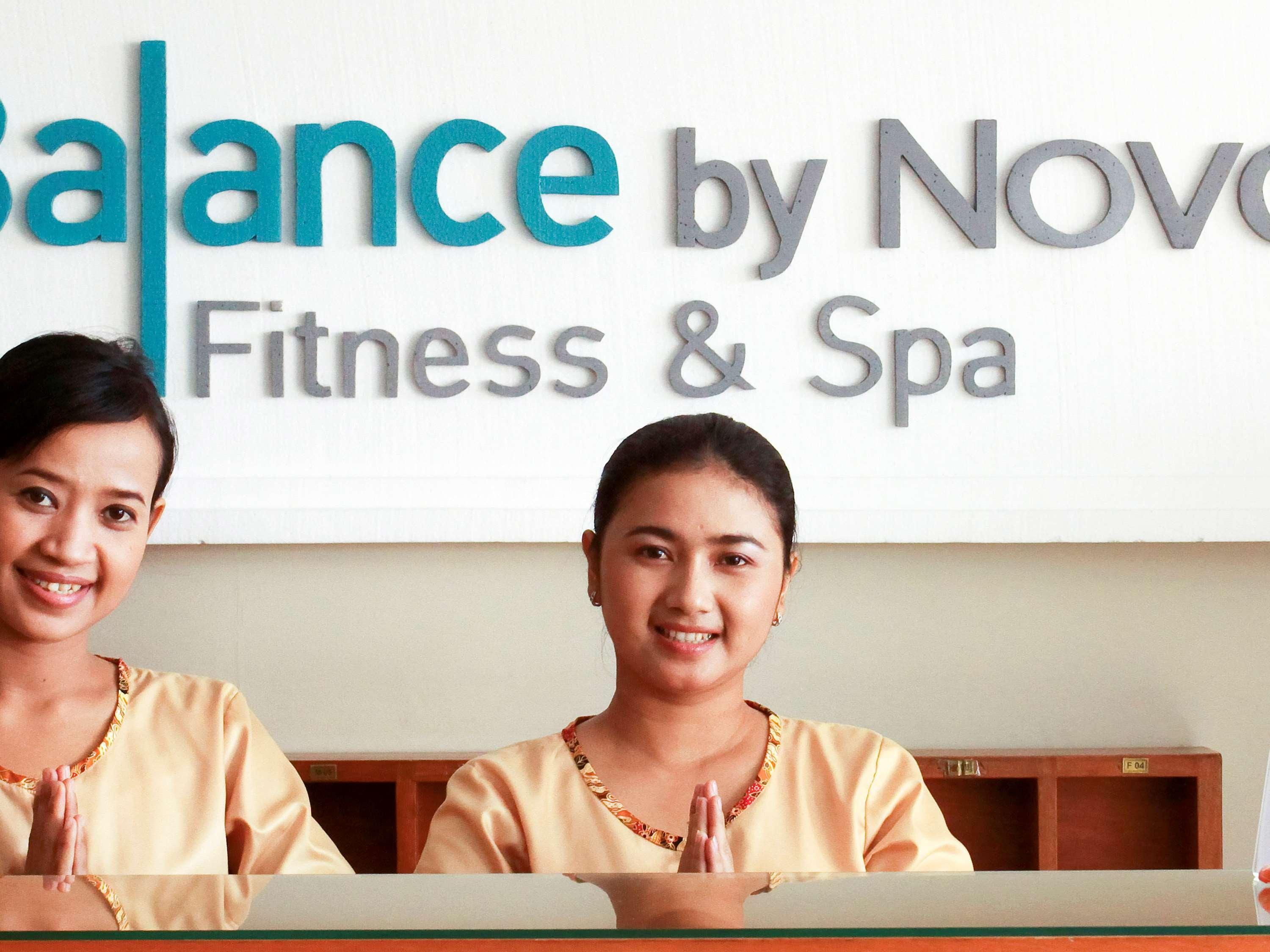 Novotel Semarang Exterior photo