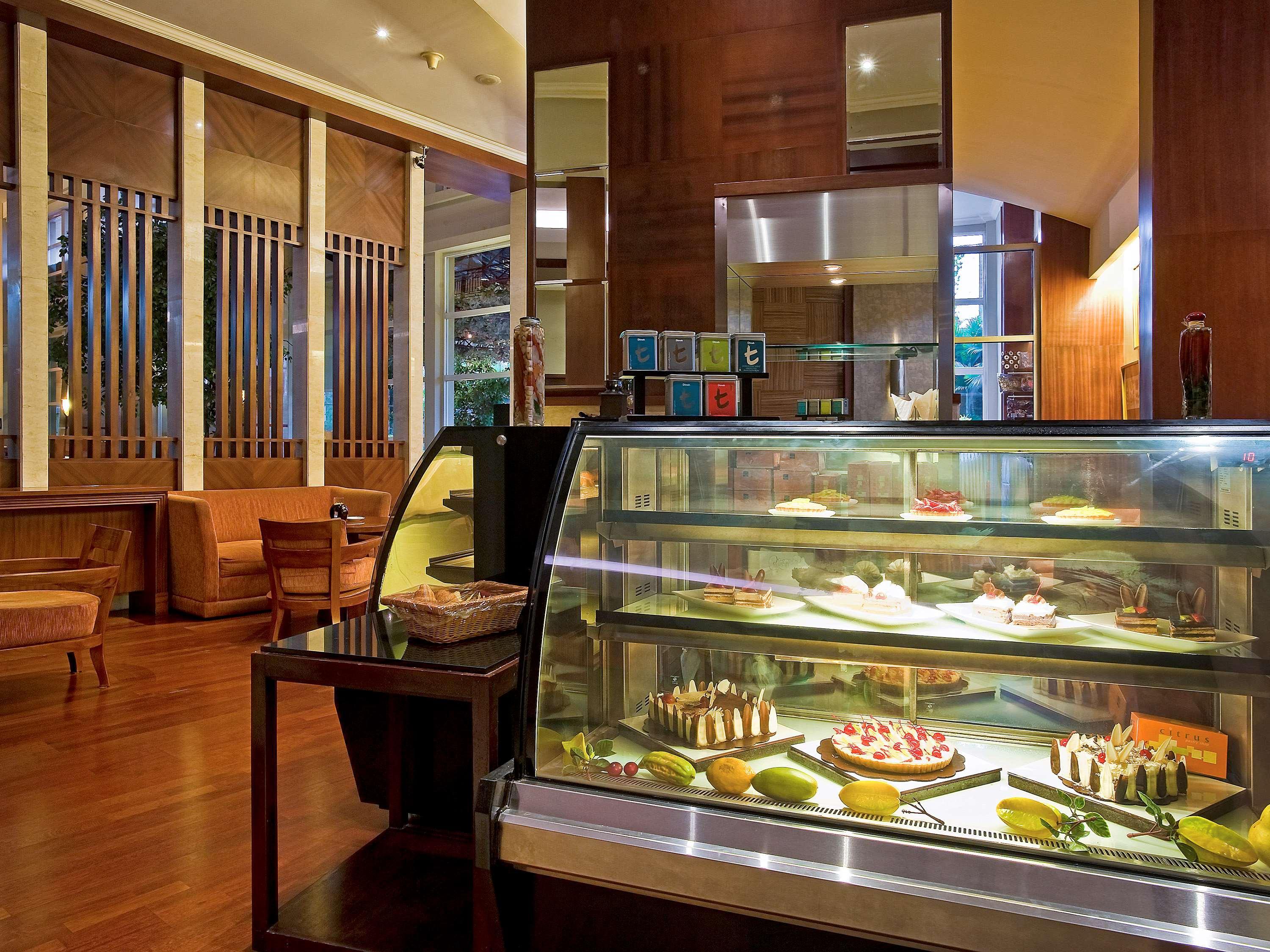 Novotel Semarang Exterior photo