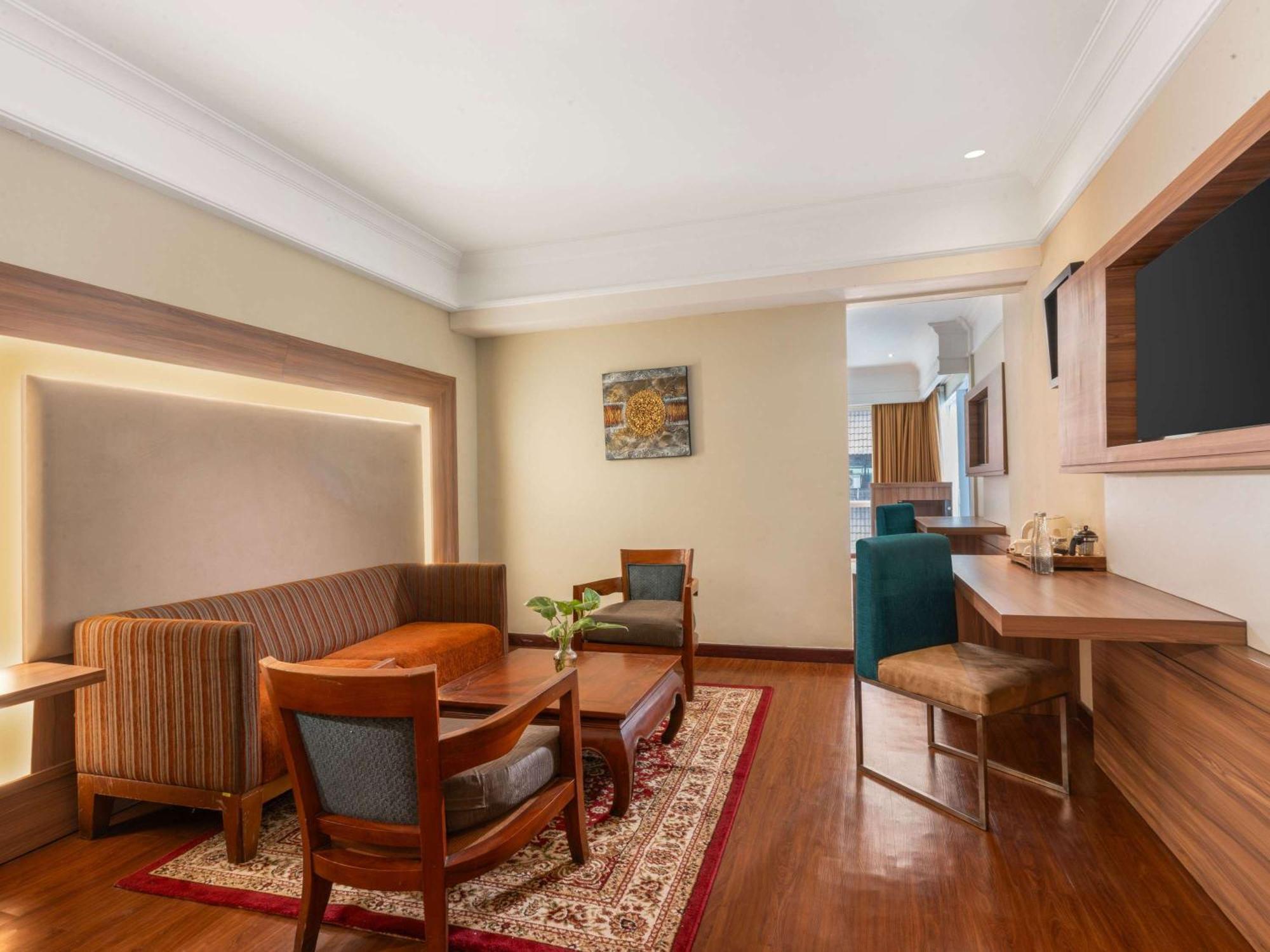 Novotel Semarang Exterior photo