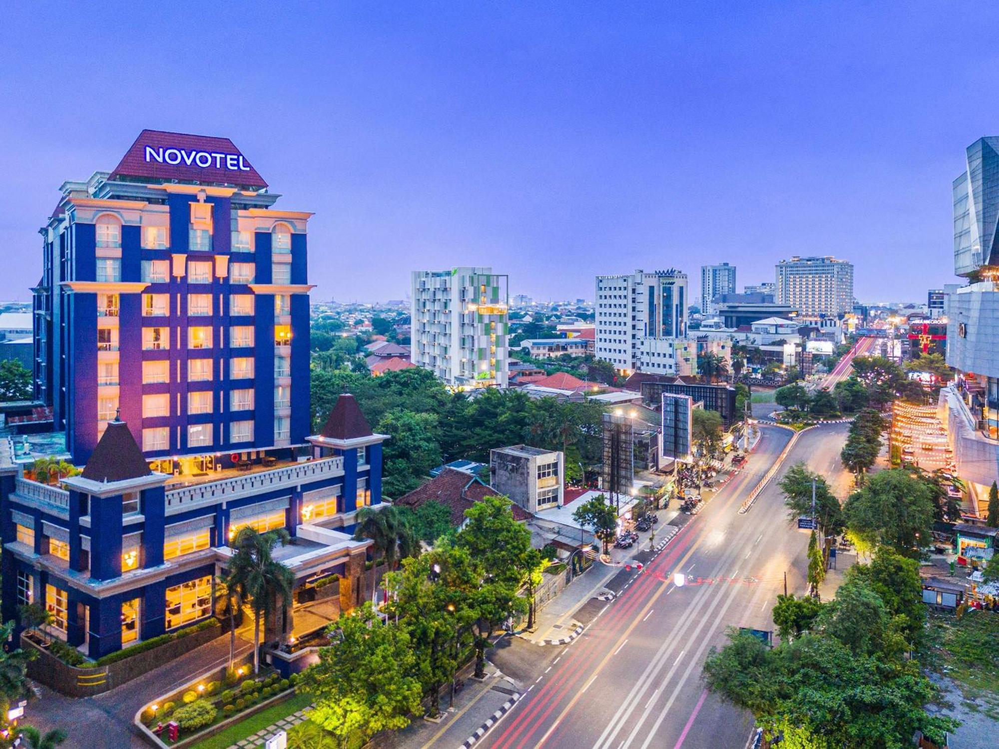 Novotel Semarang Exterior photo