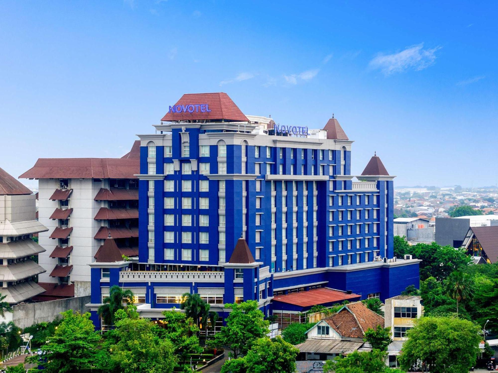 Novotel Semarang Exterior photo
