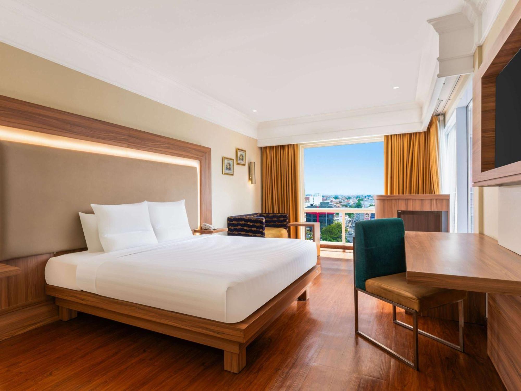 Novotel Semarang Exterior photo