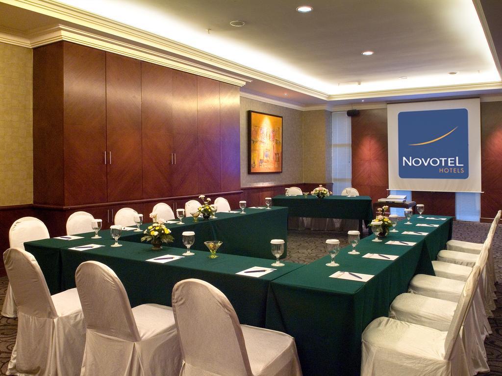 Novotel Semarang Exterior photo