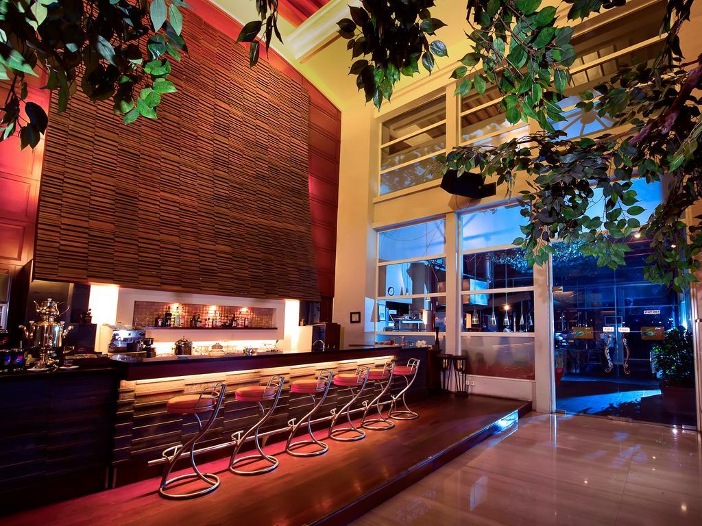 Novotel Semarang Exterior photo