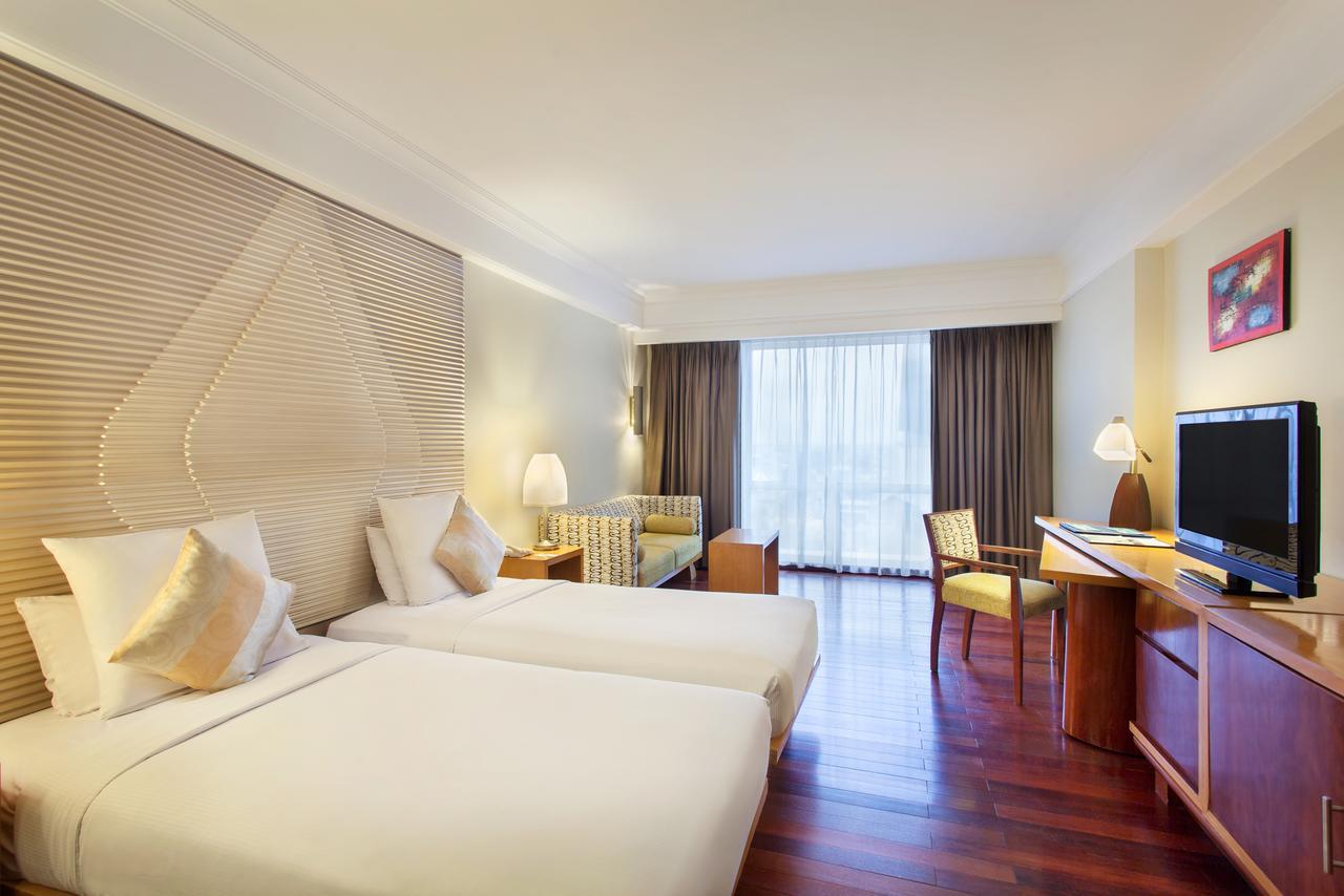 Novotel Semarang Exterior photo